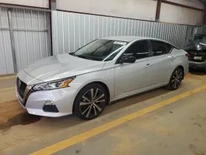 Nissan Altima SR 2.5L 4 2022