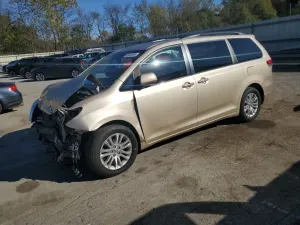 Toyota Sienna XLE 3.5L 6 2014