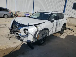 Mitsubishi Outlander SEL 2.5L 4 2022