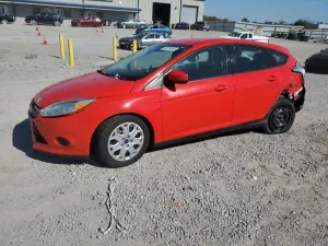 Ford Focus SE 2.0L 4 2012
