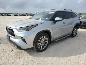 Toyota Highlander L 2.4L 4 2023