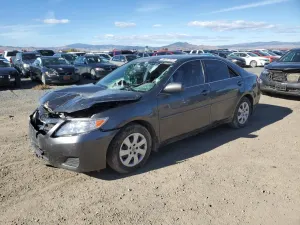 Toyota Camry BASE 2.5L 4 2010