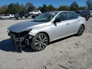 Nissan Altima SR 2.5L 4 2019