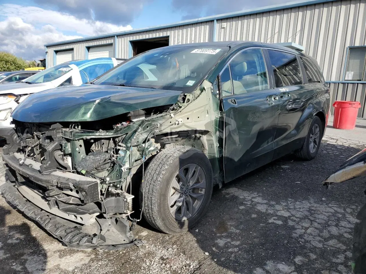 Toyota Sienna XLE 2.5L 4 2022