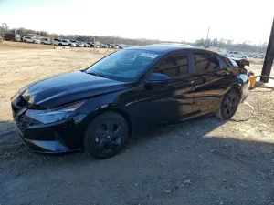Hyundai Elantra SEL 2.0L 4 2023