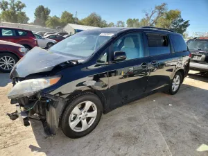 Toyota Sienna LE 3.5L 6 2011