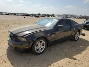 Ford Mustang 3.7L 6 2013