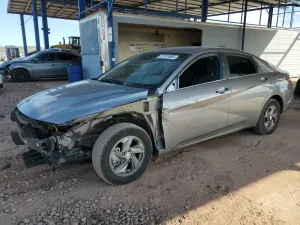 Hyundai Elantra SE 2.0L 4 2025