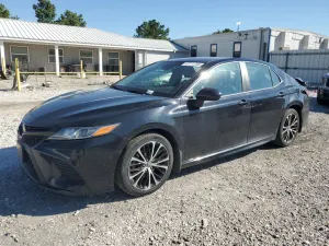 Toyota Camry SE 2.5L 4 2020