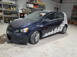 Chevrolet Aveo (Sonic) LT 1.8L 4 2016