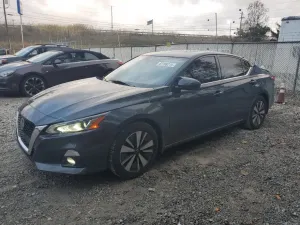 Nissan Altima SV 2.5L 4 2019