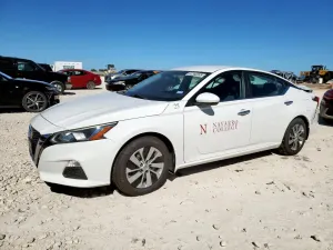 Nissan Altima S 2.5L 4 2020