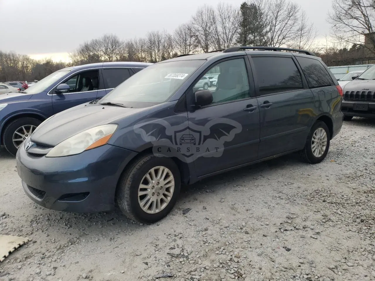 Toyota Sienna LE 3.5L 6 2010
