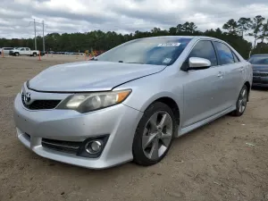 Toyota Camry SE 3.5L 6 2012