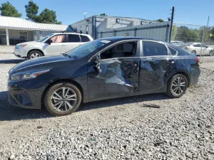 Kia Cerato / Forte / K3 LX 2 L 4 2023