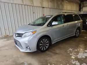 Toyota Sienna XLE 3.5L 6 2019