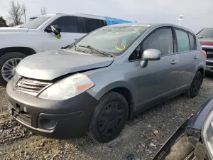 Nissan Versa S 1.8L 4 2011