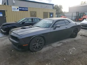 Dodge Challenger 5.7L 8 2016