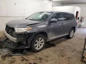 Toyota Highlander BASE 3.5L 6 2011