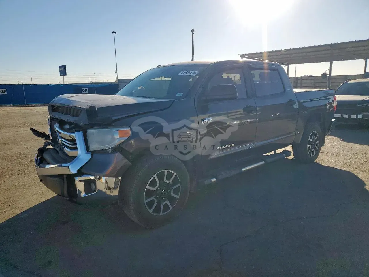 Toyota Tundra CREWMAX SR5 5.7L 8 2017