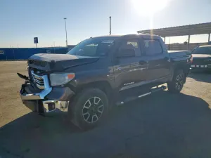 Toyota Tundra CREWMAX SR5 5.7L 8 2017
