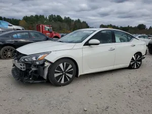 Nissan Altima SV 2.5L 4 2020