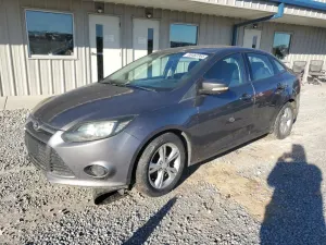 Ford Focus SE 2.0L 4 2013