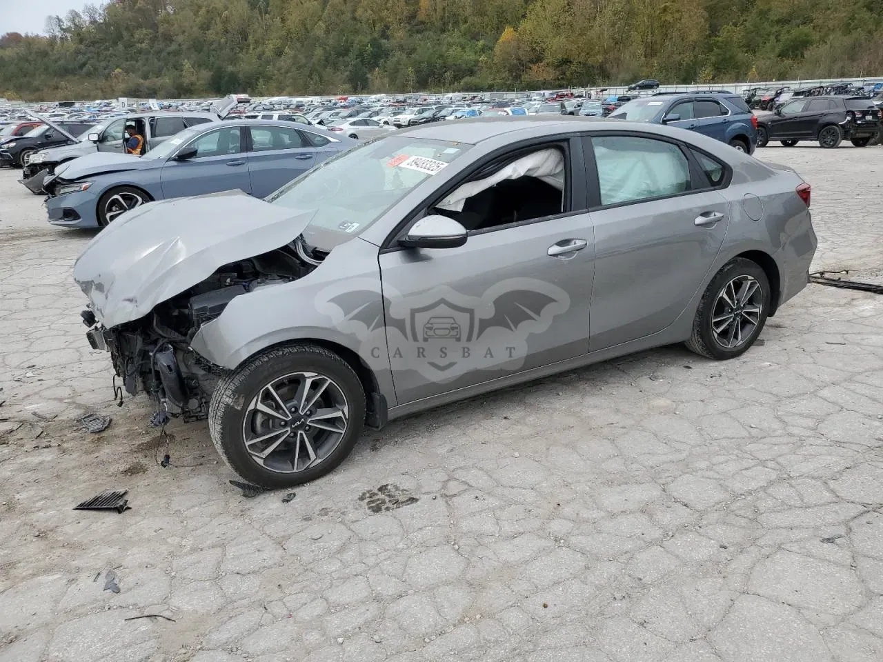 Kia Cerato / Forte / K3 LX 2 L 4 2023