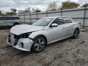 Nissan Altima SV 2.5L 4 2022