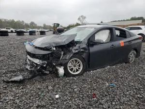 Toyota Prius LE 1.8L 4 2020