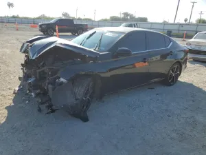 Nissan Altima SR 2.5L 4 2023