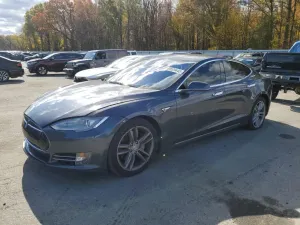 Tesla Model S 85D 2015