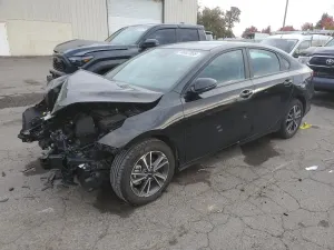 Kia Cerato / Forte / K3 LX 2 L 4 2024