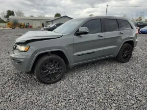 Jeep Grand Cherokee LAREDO 3.6L 6 2021