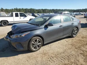 Kia Cerato / Forte / K3 LX 2 L 4 2023