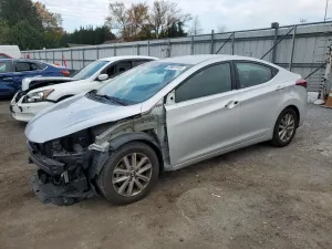 Hyundai Elantra SE 1.8L 4 2015