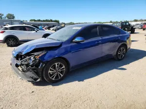 Kia Cerato / Forte / K3 LX 2 L 4 2024