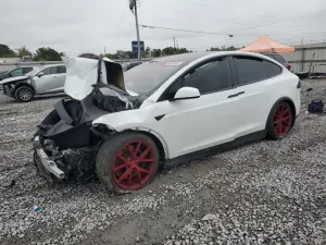 Tesla Model X 2022