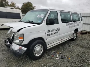 Ford Econoline E350 SUPER DUTY WAGON 5.4L 8 2012