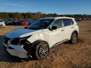 Nissan Rogue S 2.5L 4 2021