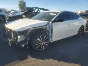 Nissan Altima SR 2.5L 4 2019