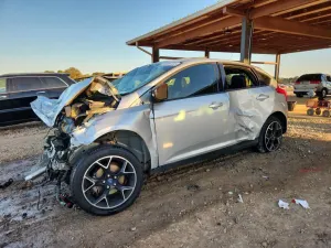 Ford Focus SE 2.0L 4 2013