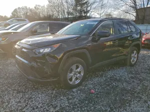 Toyota Rav4 LE 2.5L 4 2021