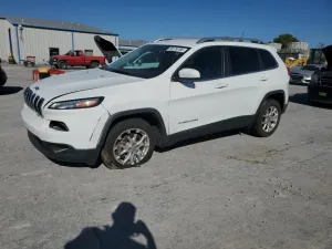 Jeep Cherokee LATITUDE 2.4L 4 2017