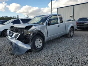 Nissan Frontier S 2.5L 4 2015