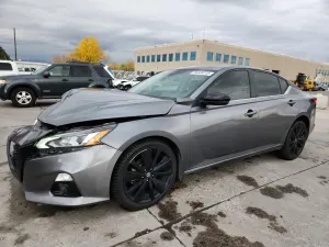 Nissan Altima SR 2.5L 4 2022