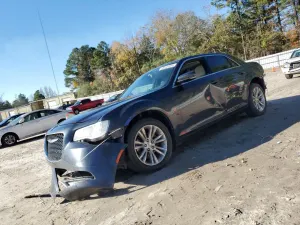 Chrysler 300 LIMITED 3.6L 6 2017