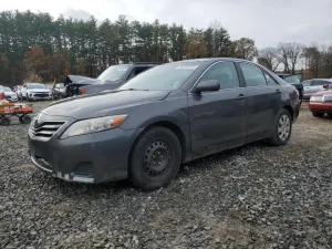 Toyota Camry BASE 2.5L 4 2010