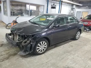 Toyota Corolla BASE 1.8L 4 2013