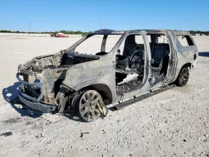 Chevrolet Suburban 5.3L 8 2024